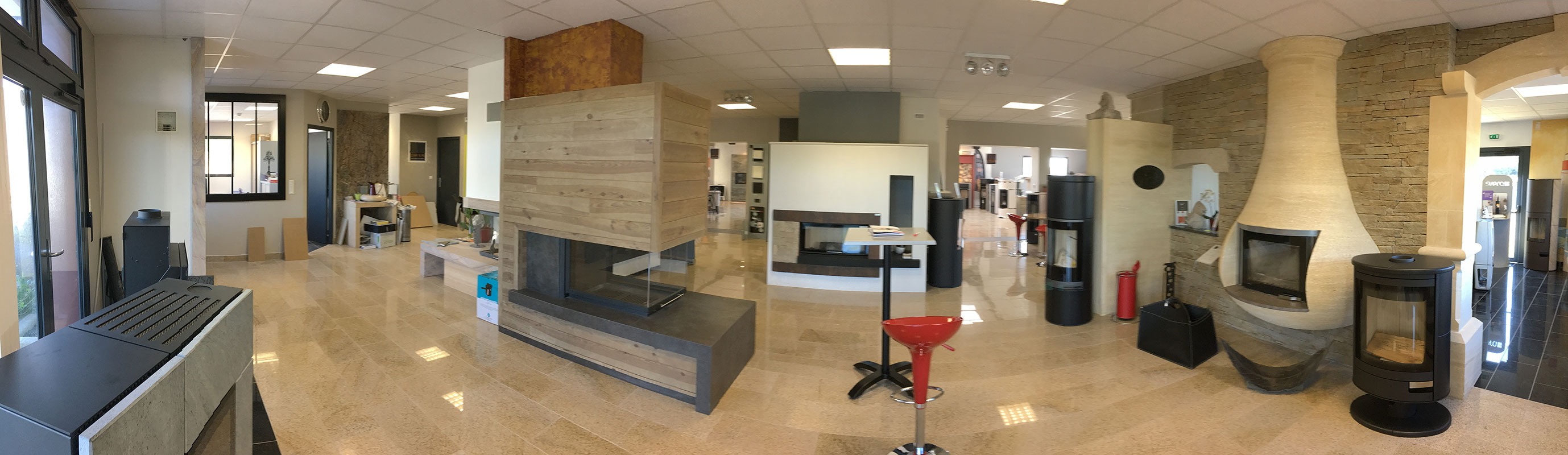 Vu panoramique du magasin des Cheminées Le Ray.jpg